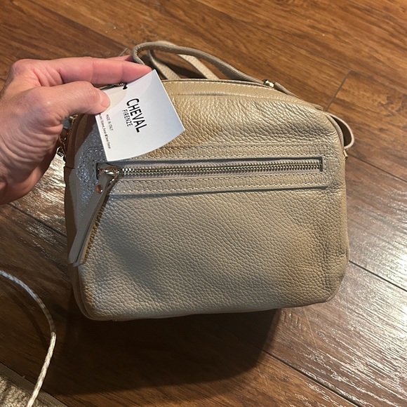 Cheval Firenze Italian leather handbag tan internal and external zip pockets.NWT - Picture 9 of 10